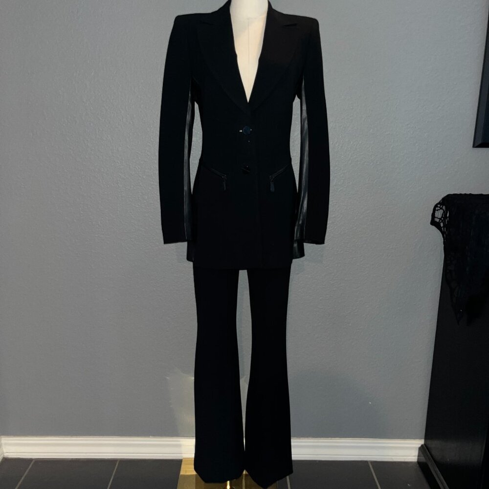 ESCADA 2 PIECE PANT SUIT BLACK WOOL SLIM FIT BLAZER AND FLARE LEG PANTS  EU34/36